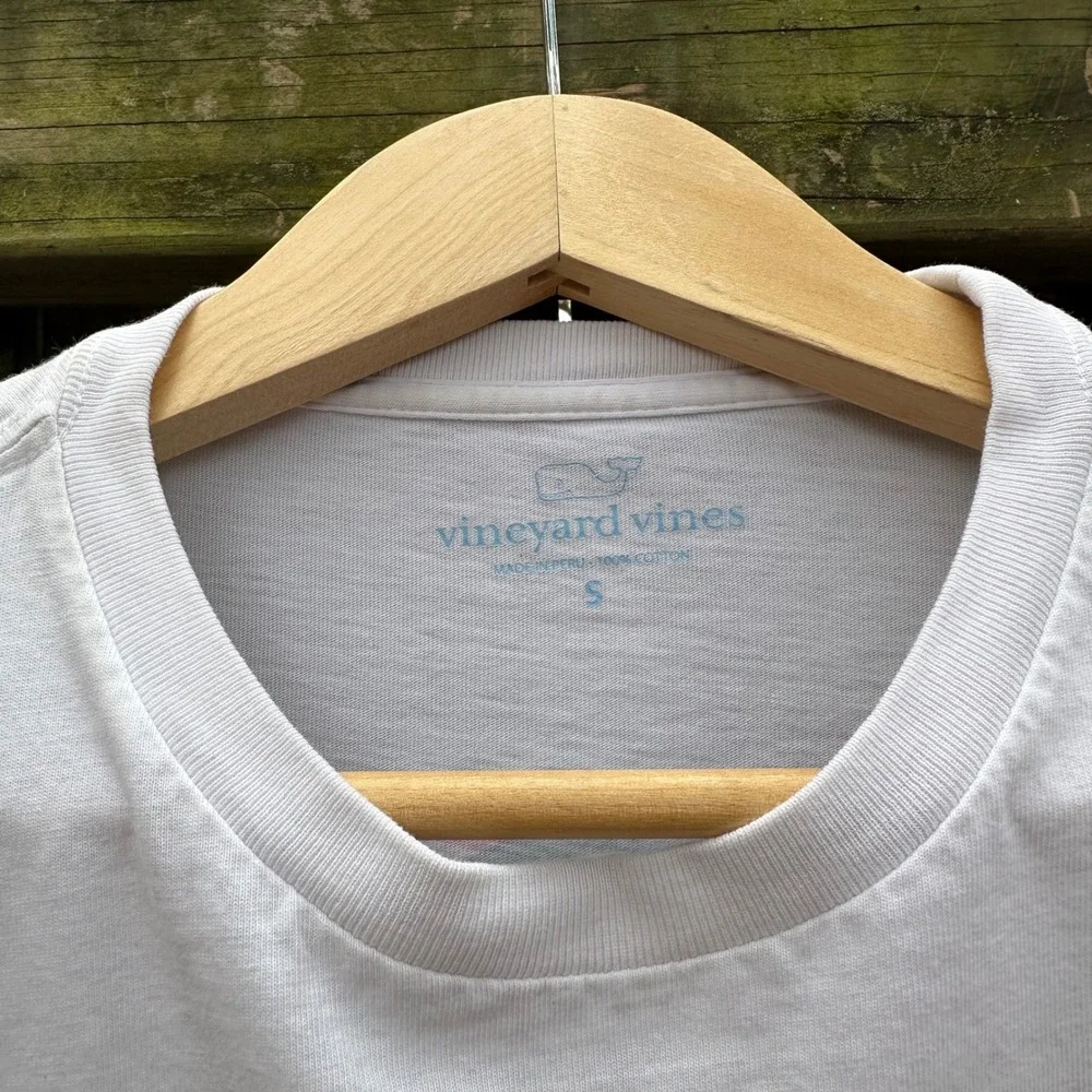 Vineyard Vines Whale‎ Pocket T-Shirt White Beer Oktoberfest Graphic Size Small